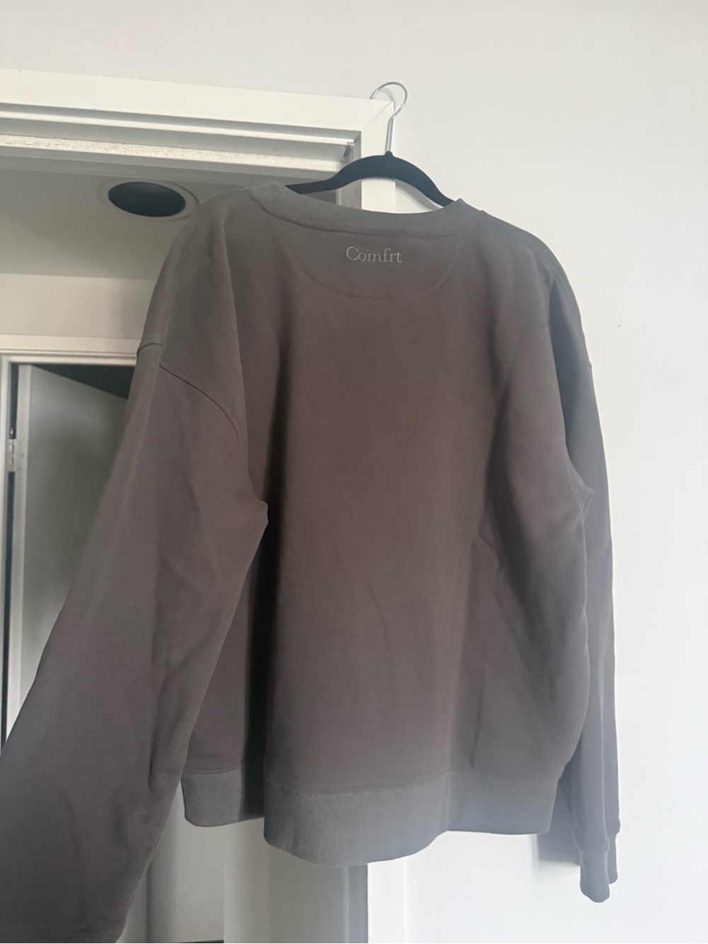 Comfrt Gray Crewneck - Picture 4 of 9
